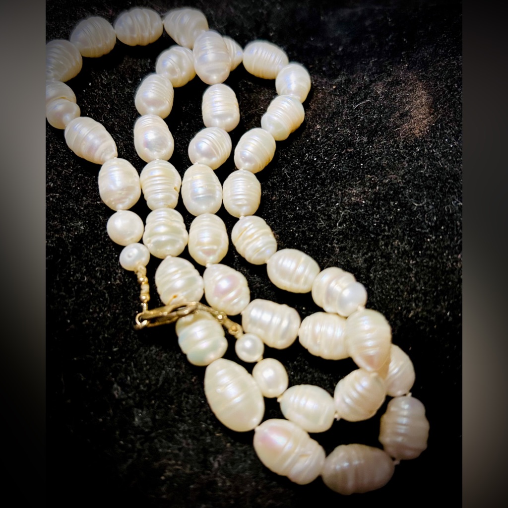 Handmade Beaded Necklace - Freshwater Pearl